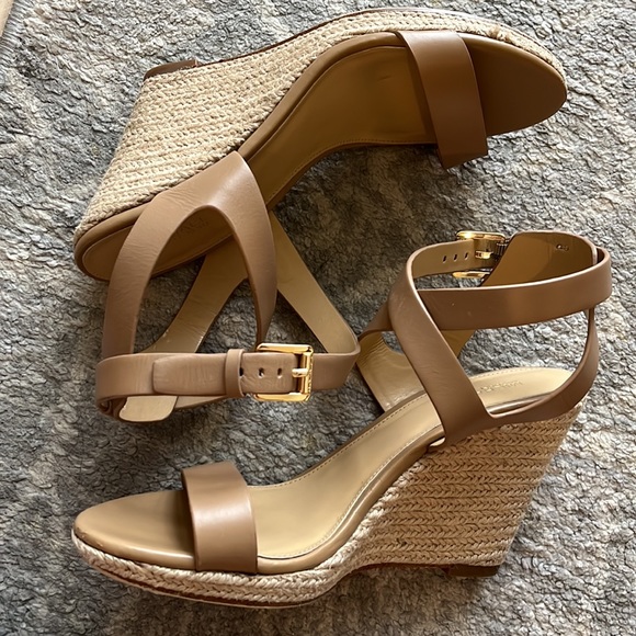 MICHAEL Michael Kors tan leather strappy wedges. Size 7.5! - Picture 7 of 8